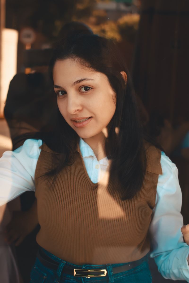 Laura R